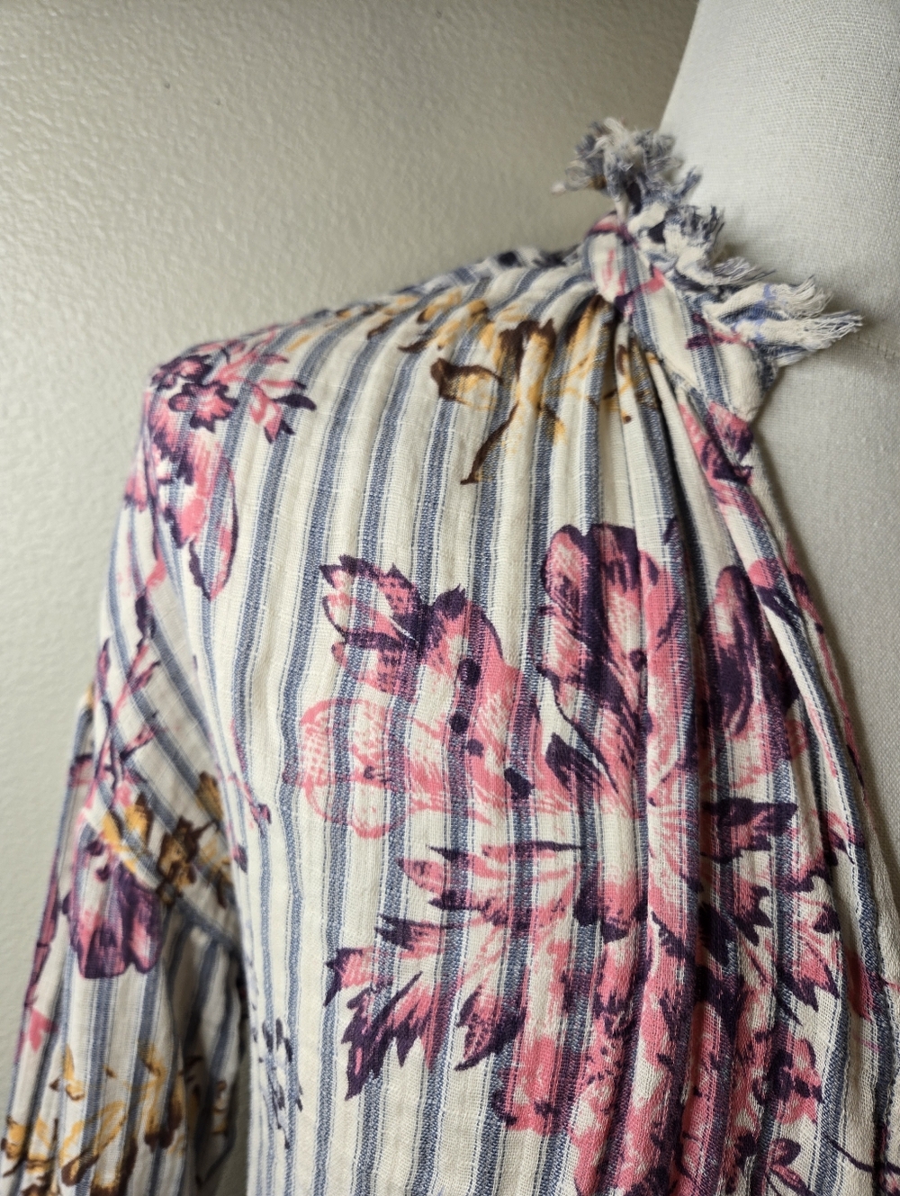 Pilcro Tavi Ruffled Striped Floral Button Down Top Cream Blue Anthropology 1X - Picture 5 of 16